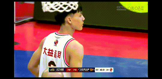 关于紧迫关头！球队关键时刻挺身而出，赢得战局的信息